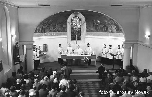 Bohoslužba u sv. Václava (1975)