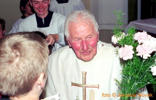 85. narozeniny Mons. Jana Machače (2000)