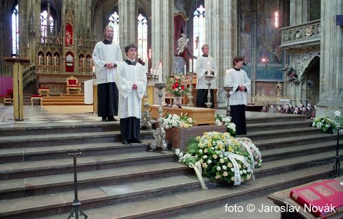 Poslední rozloučení s Mons. Janem Machačem (2009)