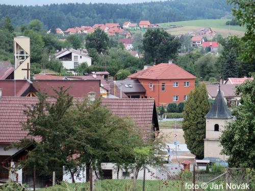 Pamětní deska Jana Machače v Horní Lidči (2015)
